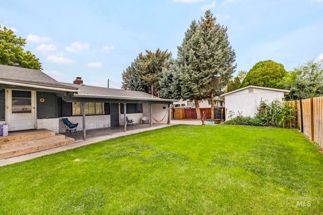 1755 2nd Ave E, Twin Falls, ID 83301