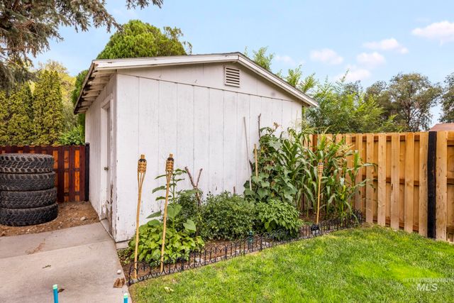 1755 2nd Ave E, Twin Falls, ID 83301