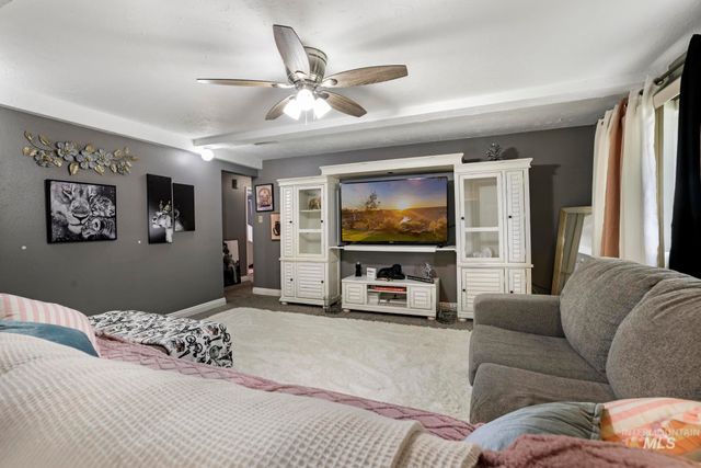 1755 2nd Ave E, Twin Falls, ID 83301