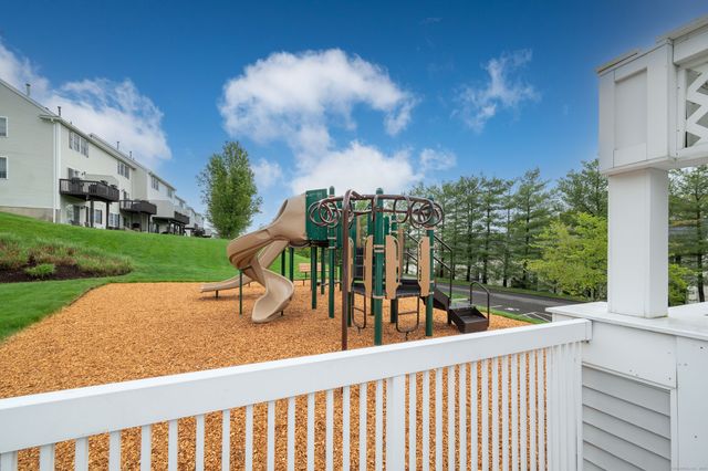1606 Pinnacle Way 1606, Danbury, CT 06811