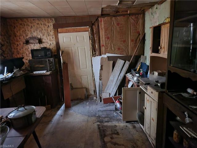 306 Greenbriar Road, Greensboro, NC 27405