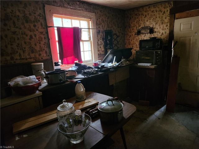 306 Greenbriar Road, Greensboro, NC 27405