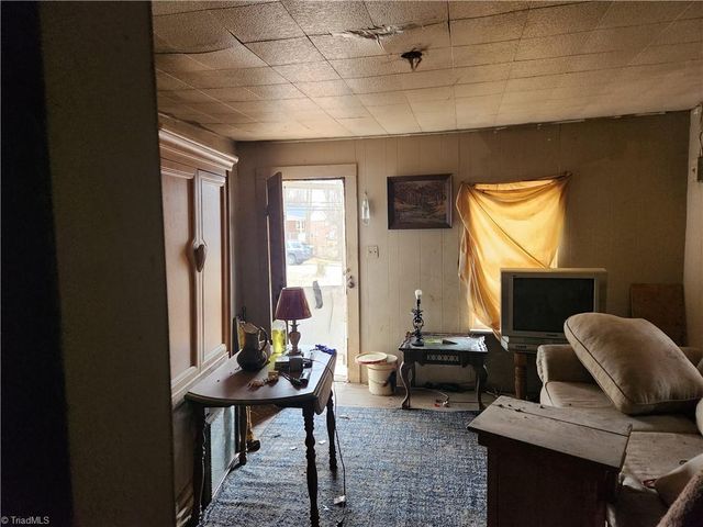 306 Greenbriar Road, Greensboro, NC 27405