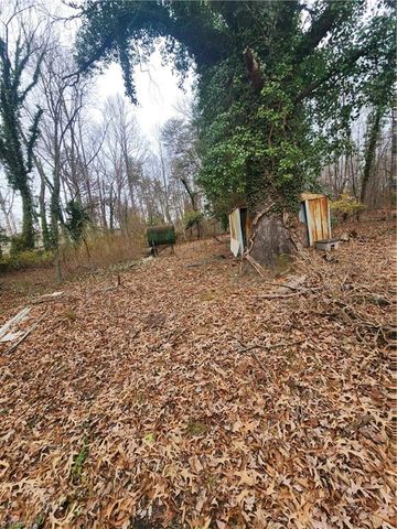 306 Greenbriar Road, Greensboro, NC 27405