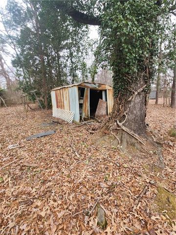 306 Greenbriar Road, Greensboro, NC 27405