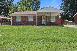 368 Blossom Rd, Louisville, KY 40229