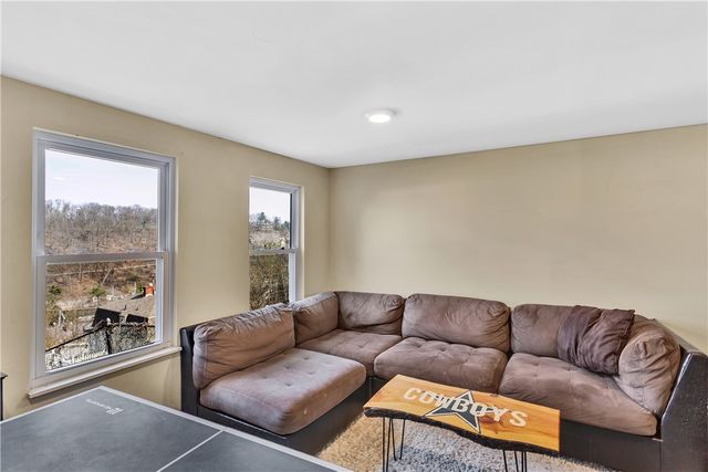 857 Flemington St, Greenfield, PA 15217