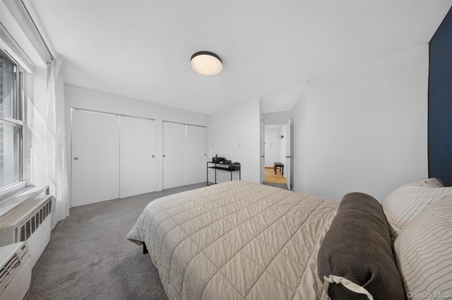 241-20 Northern Blvd 3P, Little Neck, NY 11362