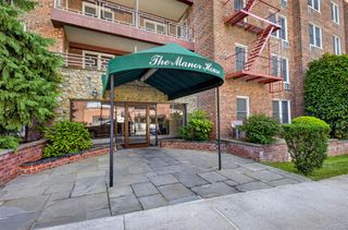 241-20 Northern Blvd 3P, Little Neck, NY 11362