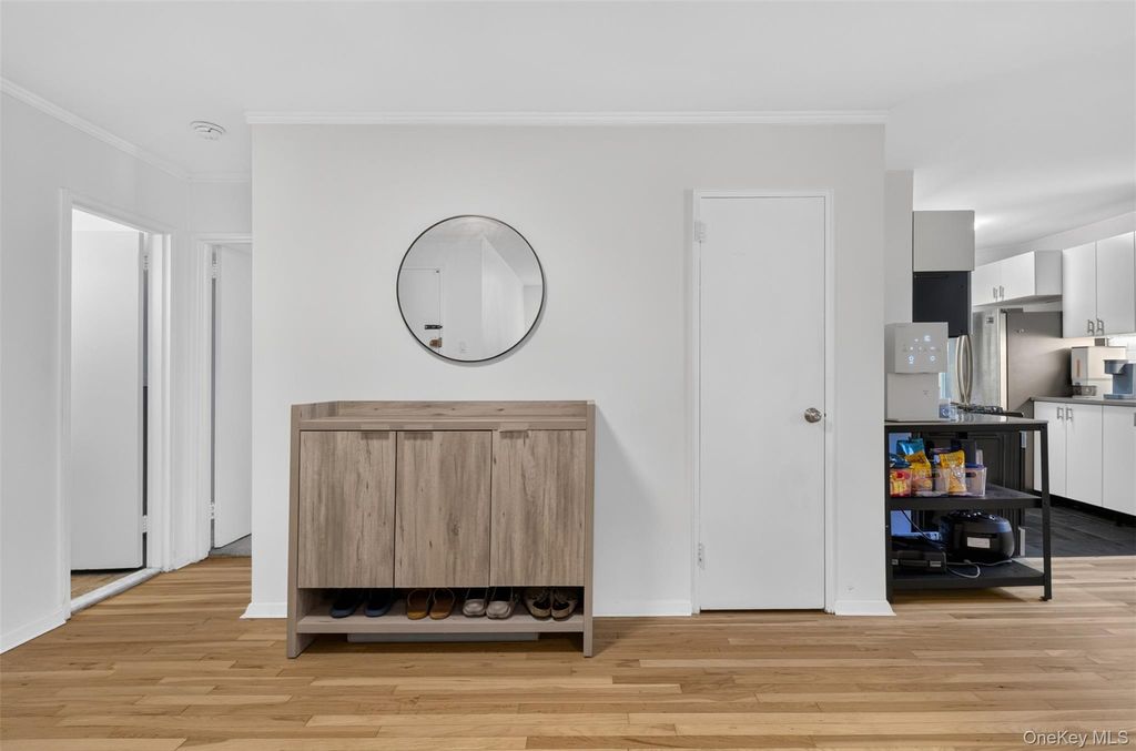 241-20 Northern Blvd 3P, Little Neck, NY 11362 — photo 2