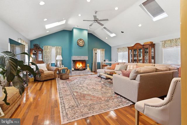 801 HUGHES DR, Hamilton, NJ 08690