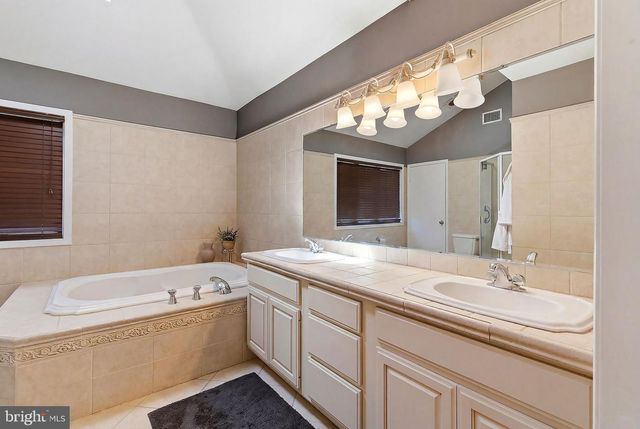801 HUGHES DR, Hamilton, NJ 08690