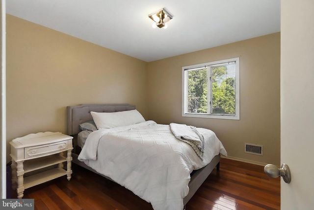 801 HUGHES DR, Hamilton, NJ 08690
