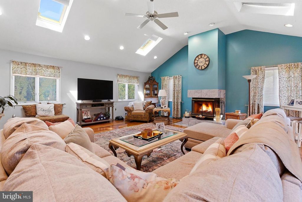 801 HUGHES DR, Hamilton, NJ 08690