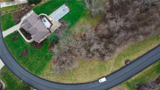 1060 Augusta Cir, North Huntingdon, PA 15642