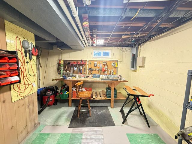 4719 Morningside Drive, Bay City, MI 48706