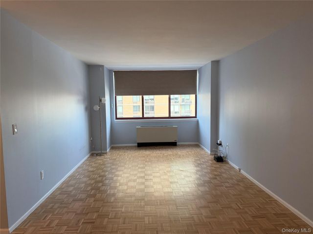 4-74 48th Avenue 17F, Long Island City, NY 11109