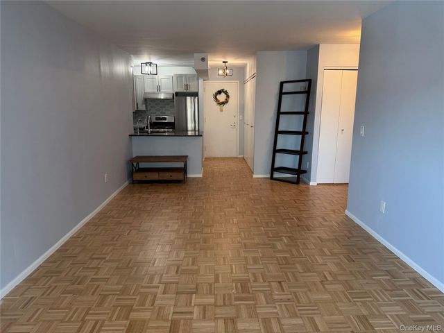 4-74 48th Avenue 17F, Long Island City, NY 11109