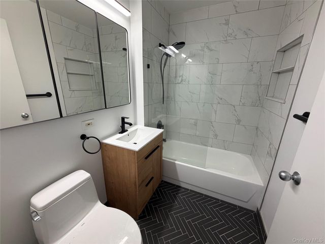 4-74 48th Avenue 17F, Long Island City, NY 11109