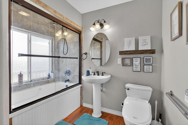 1124 Faggards Road, Gilchrist, TX 77617