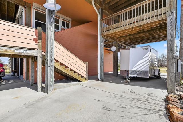 1124 Faggards Road, Gilchrist, TX 77617