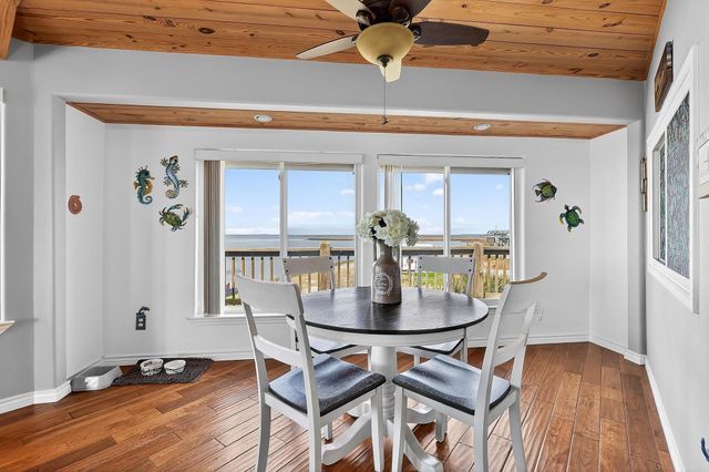 1124 Faggards Road, Gilchrist, TX 77617