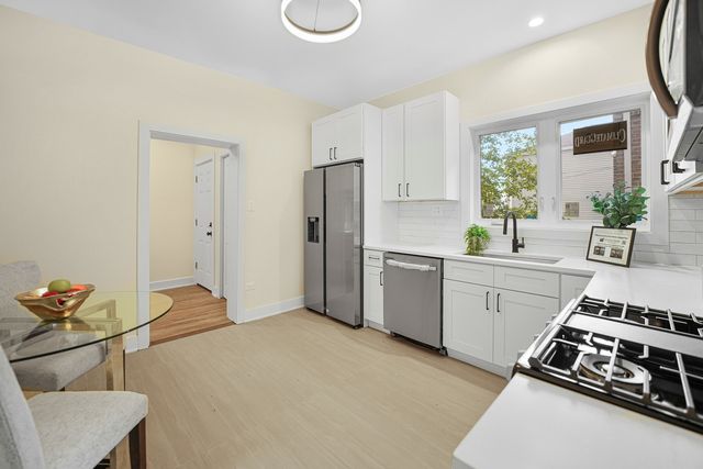 2541 N 76th Avenue, Elmwood Park, IL 60707