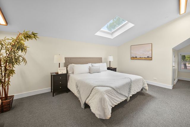 2541 N 76th Avenue, Elmwood Park, IL 60707