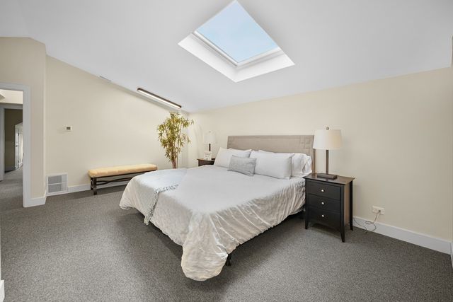 2541 N 76th Avenue, Elmwood Park, IL 60707