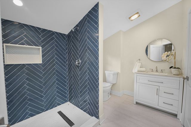 2541 N 76th Avenue, Elmwood Park, IL 60707