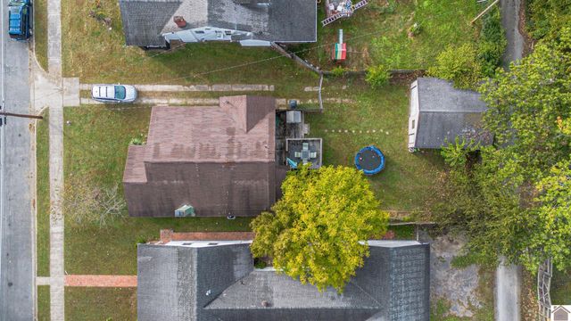 815 N 22nd St, Paducah, KY 42001