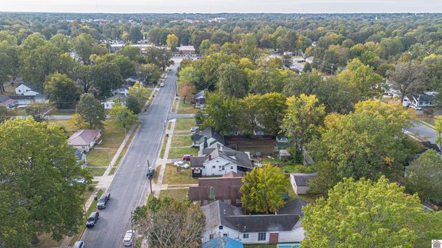 815 N 22nd St, Paducah, KY 42001