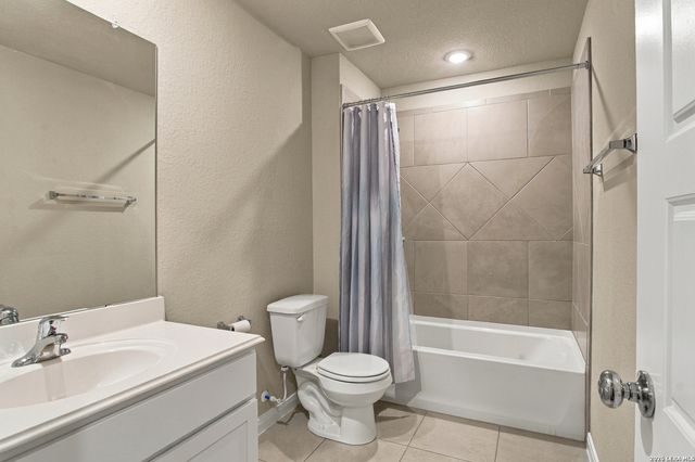 155 ARCHED OAK LOOP, Floresville, TX 78114