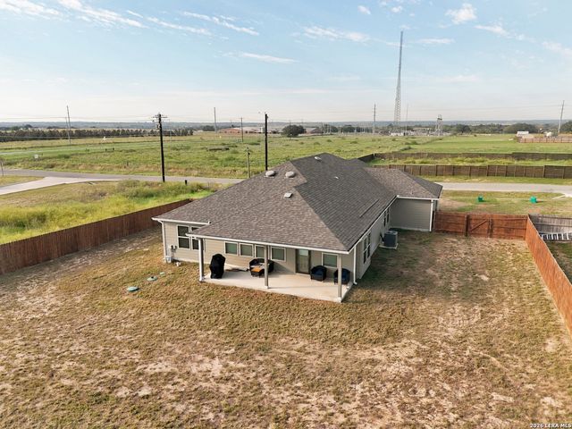155 ARCHED OAK LOOP, Floresville, TX 78114