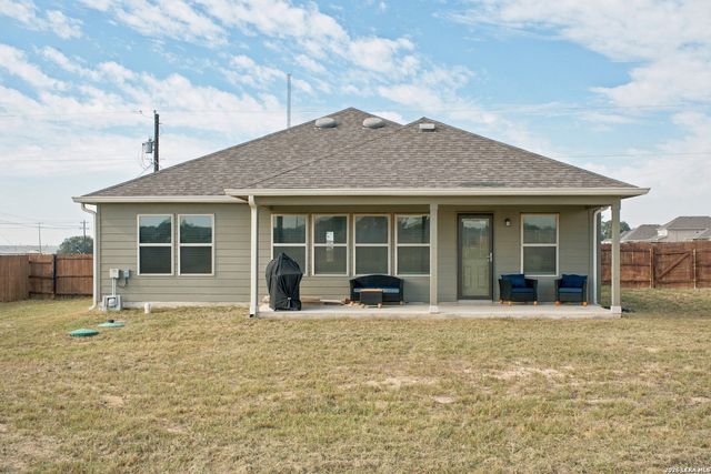 155 ARCHED OAK LOOP, Floresville, TX 78114