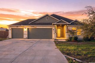 155 ARCHED OAK LOOP, Floresville, TX 78114
