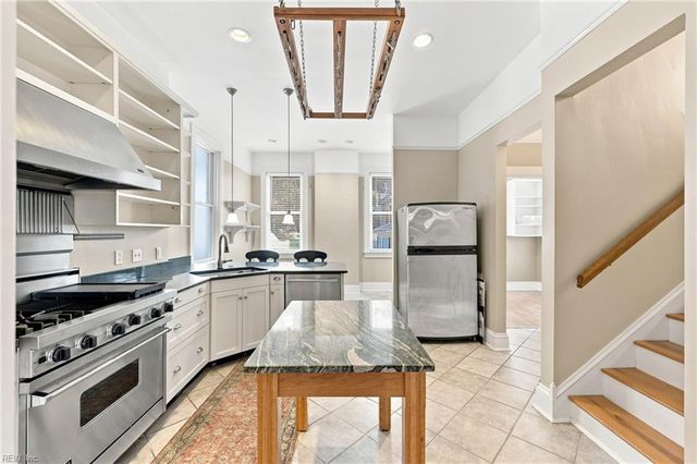 535 Hampton PL, Portsmouth, VA 23704
