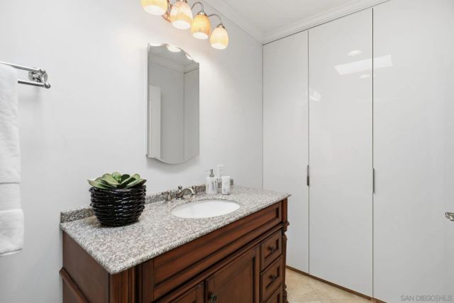 2055 Caminito San Nicholas, La Jolla, CA 92037
