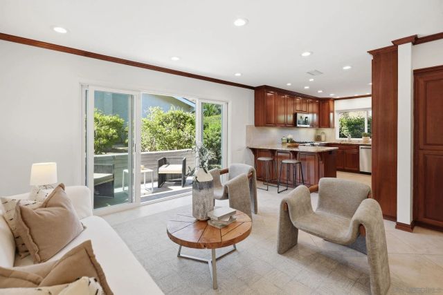 2055 Caminito San Nicholas, La Jolla, CA 92037