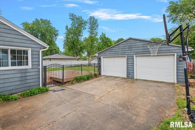 306 WILLOW GLEN Way, Chatham, IL 62629