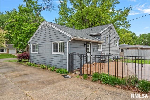 306 WILLOW GLEN Way, Chatham, IL 62629