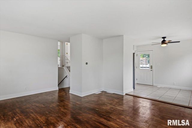 306 WILLOW GLEN Way, Chatham, IL 62629