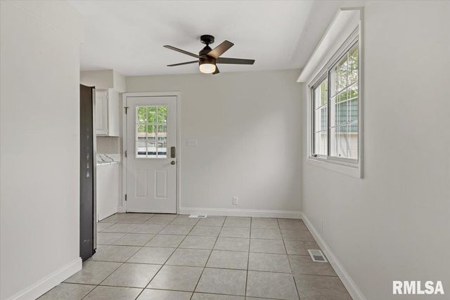306 WILLOW GLEN Way, Chatham, IL 62629