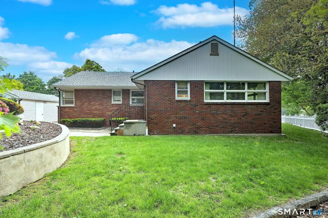 110 Beauvue Terrace, Bridgeport, CT 06606