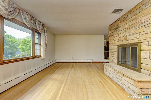 110 Beauvue Terrace, Bridgeport, CT 06606