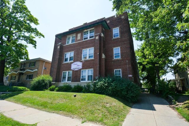 915 N 24th STREET, Milwaukee, WI 53233