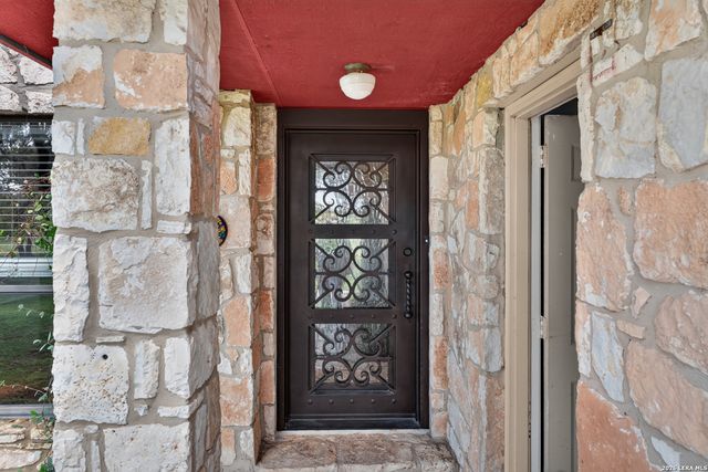 13415 SLEEPY OAKS LN, San Antonio, TX 78253