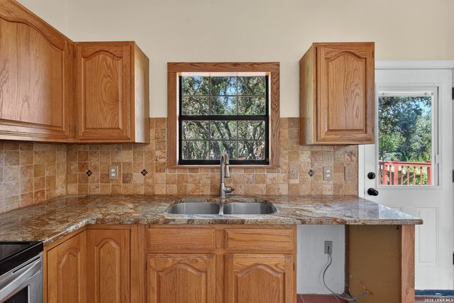 13415 SLEEPY OAKS LN, San Antonio, TX 78253