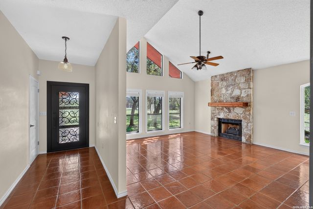 13415 SLEEPY OAKS LN, San Antonio, TX 78253