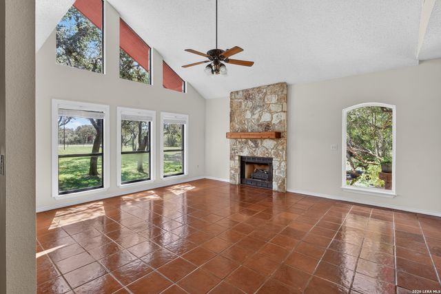 13415 SLEEPY OAKS LN, San Antonio, TX 78253